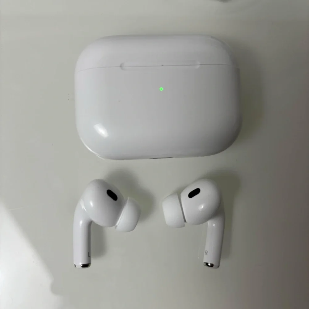 Apple AirPods Pro with MagSafe Case - White